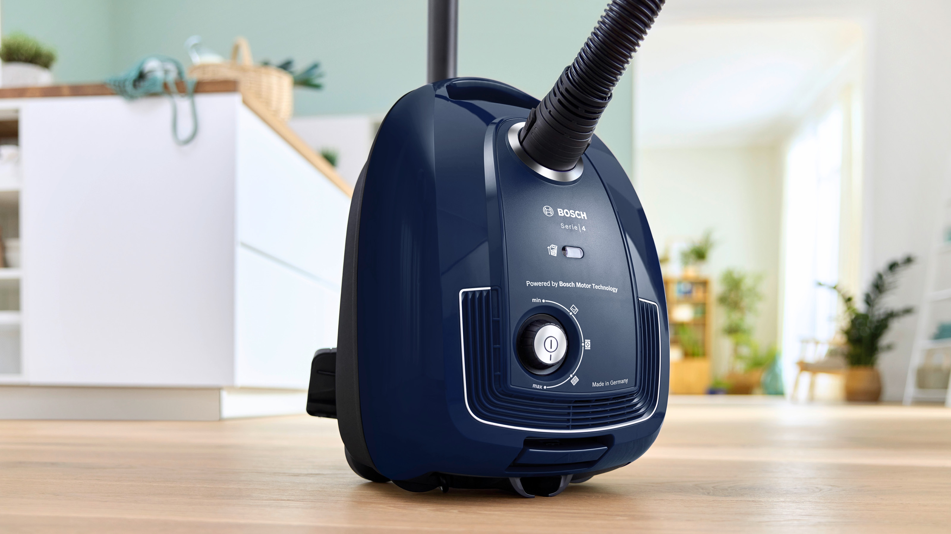 Aspirateur avec sac Bosch Série 4 BGB38BU3H bleu